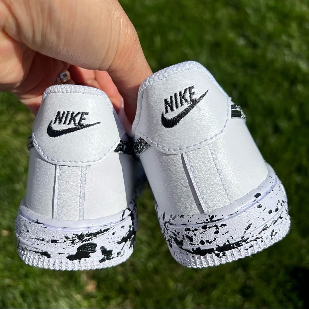 Nike kid's Custom Air Force 1 Black & White Splatter Sneakers NWB - Picture 4 of 7